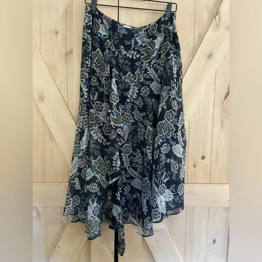 Gorgeous skirt in perfect condition